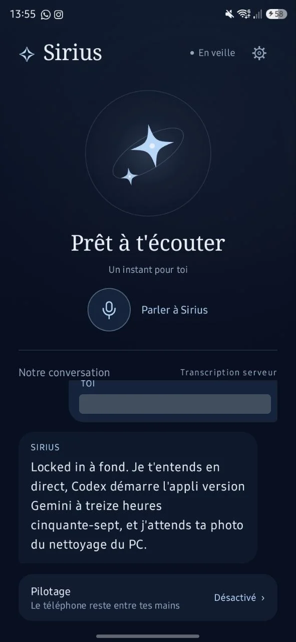 L'appli Sirius sur mon téléphone : « Prêt à t'écouter », un bouton « Parler à Sirius », puis notre conversation et sa dernière réponse.