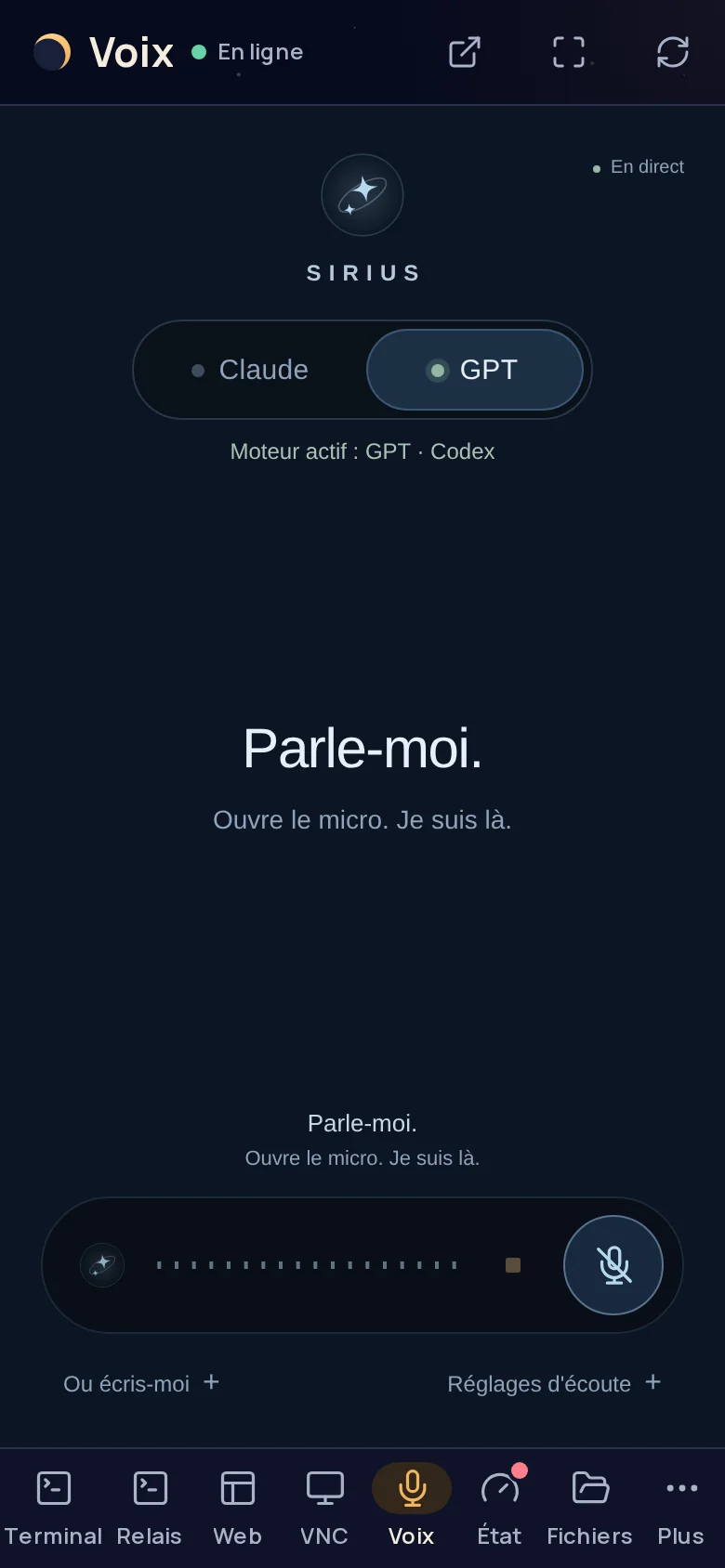 La page Voix de mon poste de pilotage web : « Parle-moi. Ouvre le micro. Je suis là. », avec un choix entre Claude et GPT.